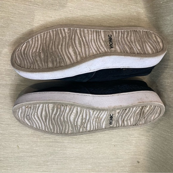 VIONIC Sz 7.5 Perforated Leather Rubber Chunky Soles Slip On Slides Shoes - Picture 11 of 11